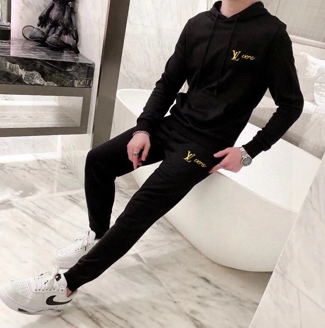 🅿️400 [Lv Louis Vuitton] (Fat Man Gospel) Hot-selling suit is coming. Focus on the original version of the official website. 2025 new hot-selling cardigan sweater suit. The original order is the best. 🇭🇰The meticulous work of top designers. Just for a fitting and perfect upper body effect. 100% natural high-quality Roman cotton, close-fitting comfort, noble and elegant! Original hardware embodies elegance and nobility! Counter size: M-5XL (maximum wear up to 220 pounds)